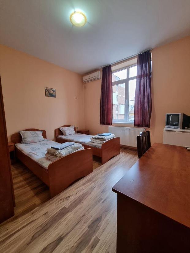 Family Hotel Rujeta Семеен Хотел Ружета - Идеален Център Pavlikeni Buitenkant foto