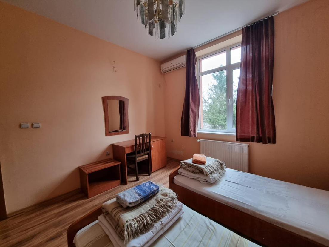 Family Hotel Rujeta Семеен Хотел Ружета - Идеален Център Pavlikeni Buitenkant foto